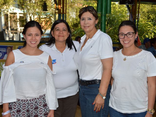 Lorena Andrade, Luz Marina Salazar, Rosalba Polanía  y Viviana Andrade.